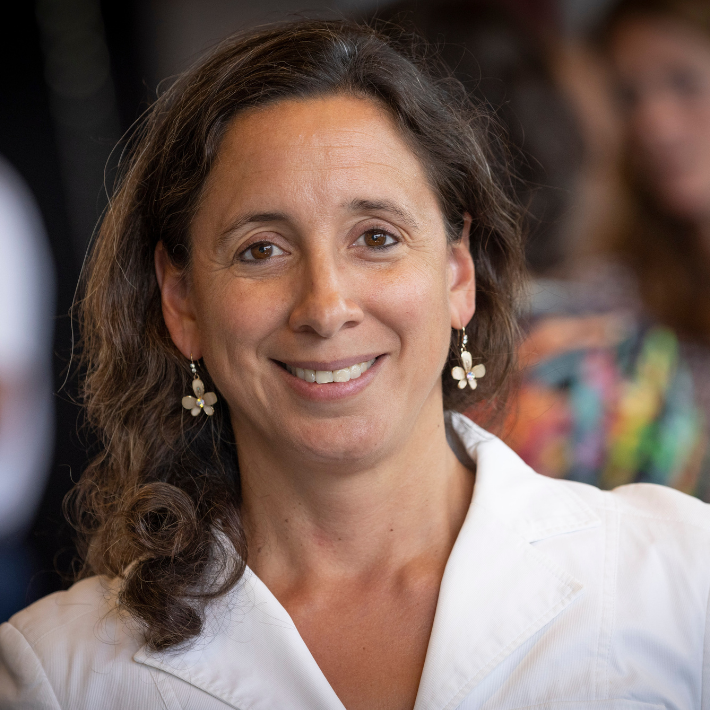 Portret photo of prof. dr. Minneke Coenraad. Portret photo of prof. dr. Minneke Coenraad.